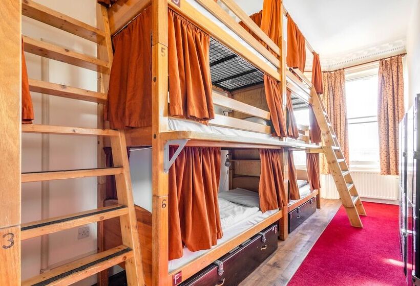 Кровать в Общей Комнате, Palmers Lodge Swiss Cottage