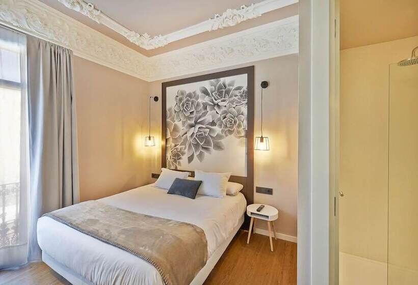 Номер Стандарт, Hostal Central Barcelona