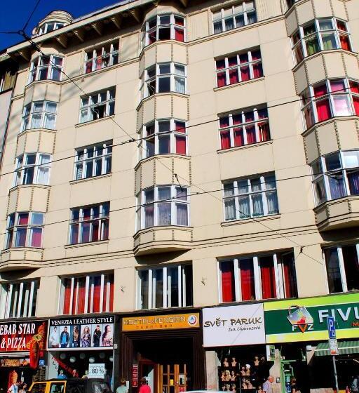 تختخواب در اتاق مشترک, Hostel Downtown