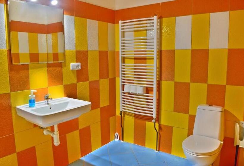 اتاق استاندارد یک نفره, Hostel Downtown