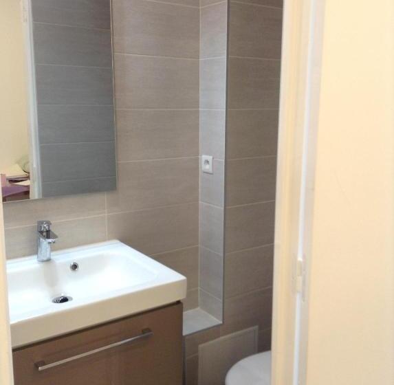 اتاق استاندارد چهار تخته, Hôtel Richard
