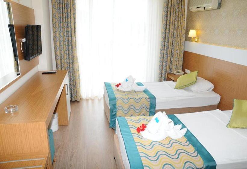 标准三人间, Kemer Dream