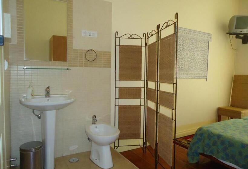 Quarto Standard Casa de Banho Partilhada, Pouso Dos Anjos