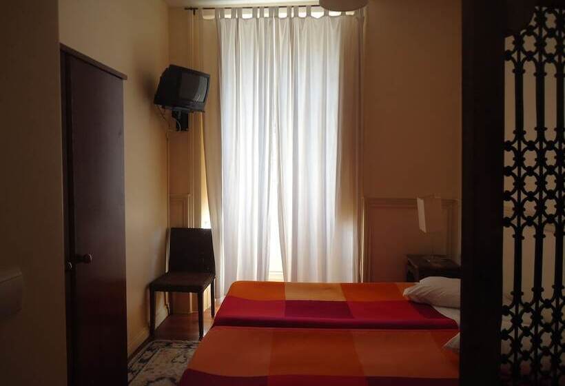Quarto Standard Individual Casa de Banho Partilhada, Pouso Dos Anjos