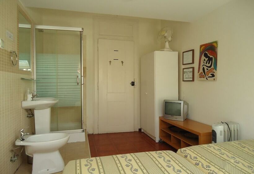 Quarto Standard Casa de Banho Partilhada, Pouso Dos Anjos