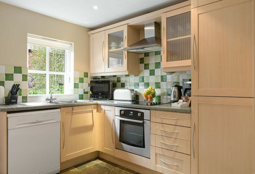 Апартаменты 1 Спальня, Thurnham Hall Resort