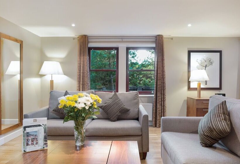 Семейные Апартаменты 3 Спальни, Thurnham Hall Resort