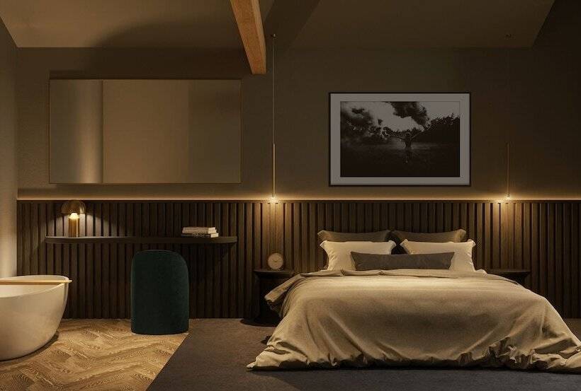 Suite, Velvet