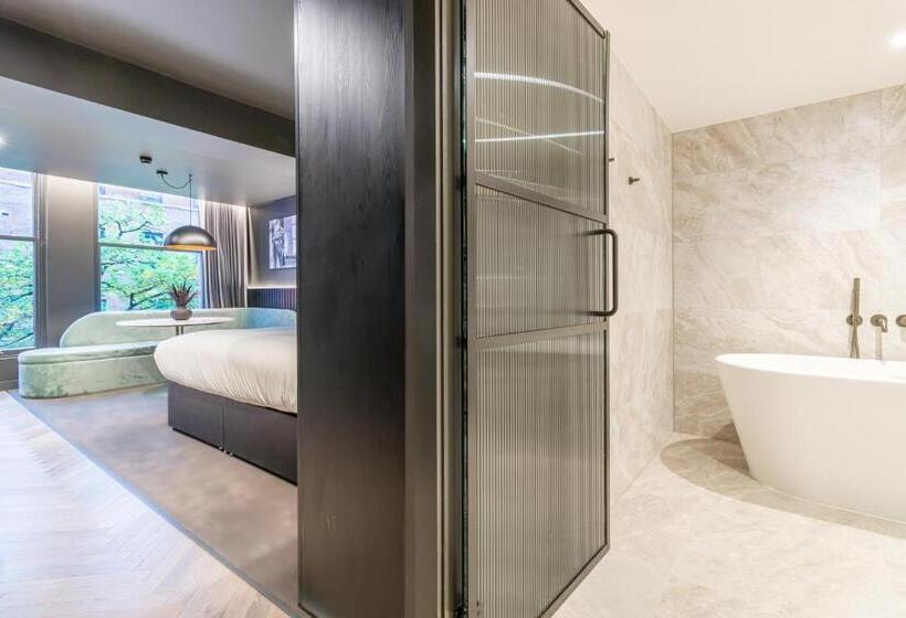 Suite, Velvet