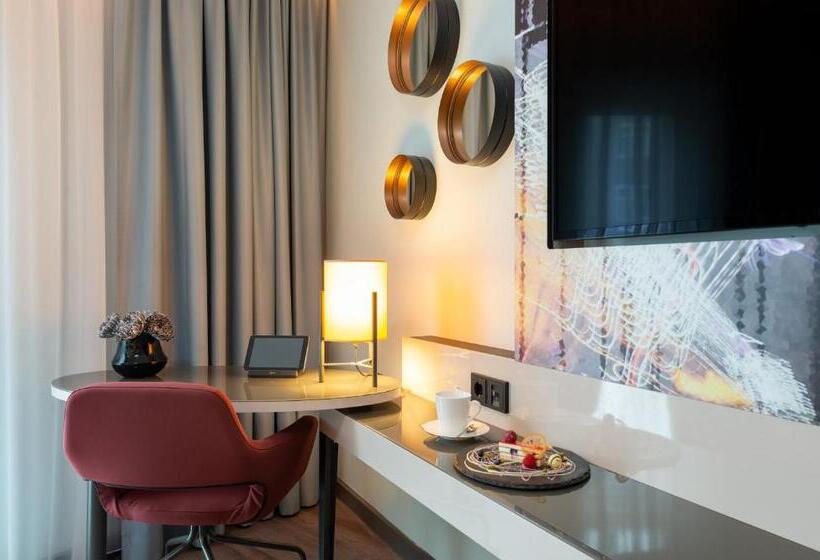 غرفة ديلوكس ثلاثية, Leonardo Hotel Augsburg