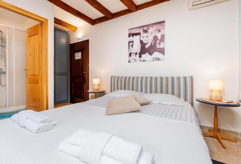 اتاق استاندارد, Revera Rooms