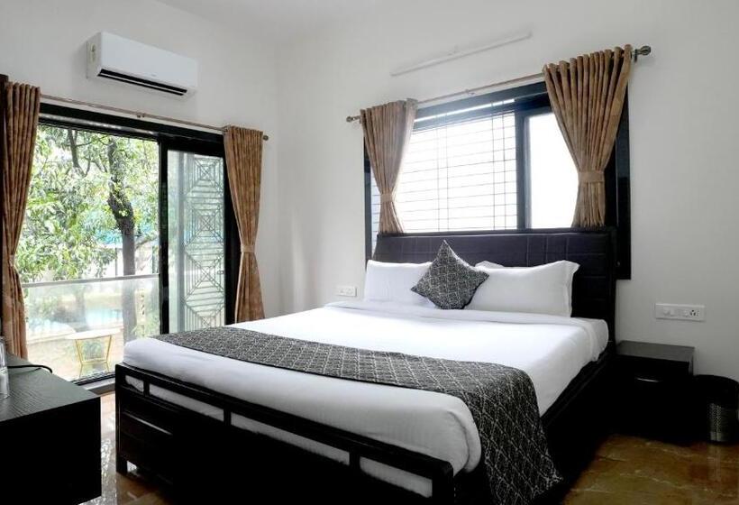 Номер Стандарт Индивидуальный с Балконом, Le Papillon By Bay Hotels