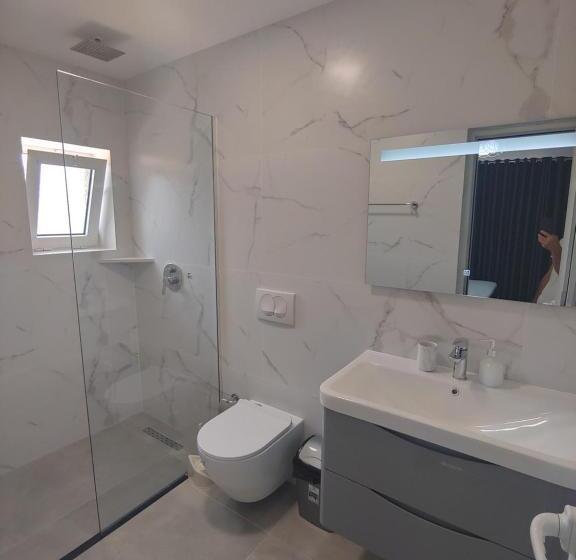 Quarto Triplo Deluxe, Villa Leonel Zeka