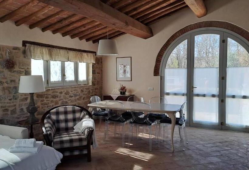 جناح مطلّ علي حمام السباحة, Podere Marcigliano
