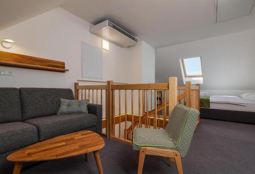 패밀리 룸 공용 욕실, Resort Valtberg Valtice