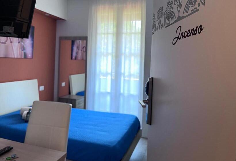 Habitación Estándar Individual con Balcón, Villa Fenix Osio Sotto 2