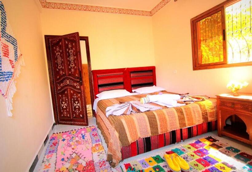 Standard Room with Balcony, Jnane Karma