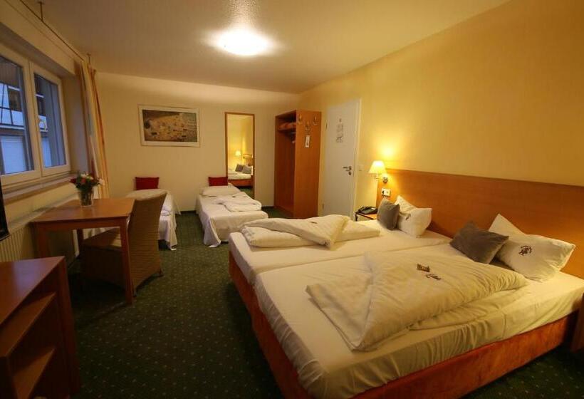 Четырехместный Номер Стандарт, Berggasthof Hotel Igelwirt