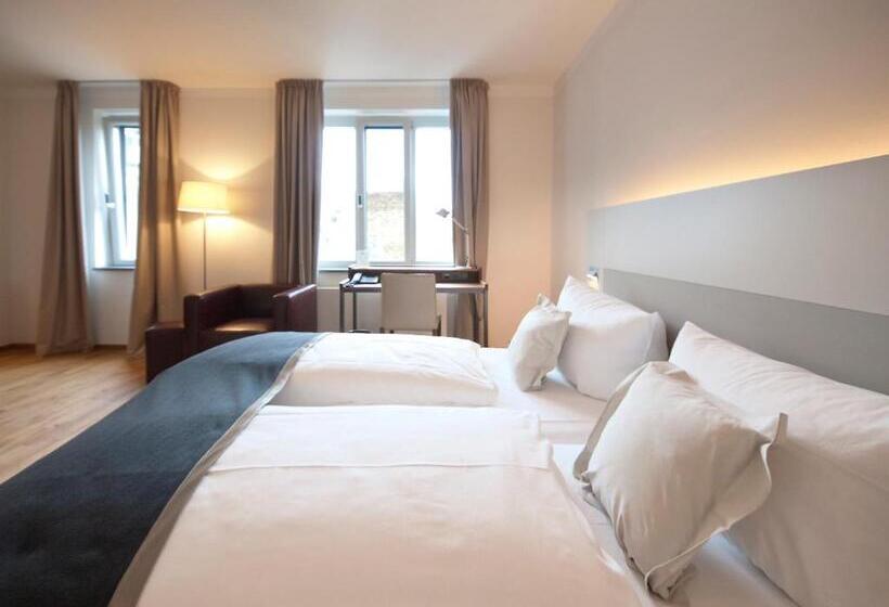 Standardzimmer, Qube Hotel Bergheim