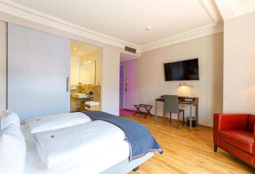 Superior-Zimmer, Qube Hotel Bergheim