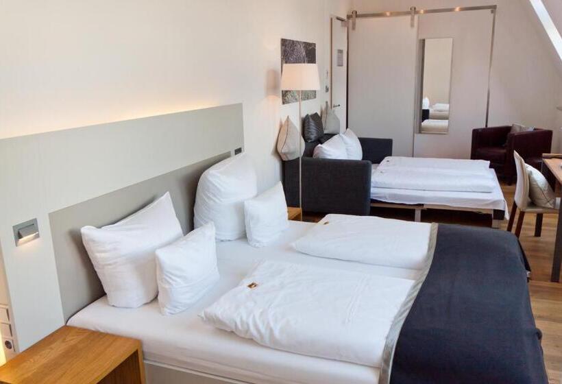 Deluxe Zimmer, Qube Hotel Bergheim