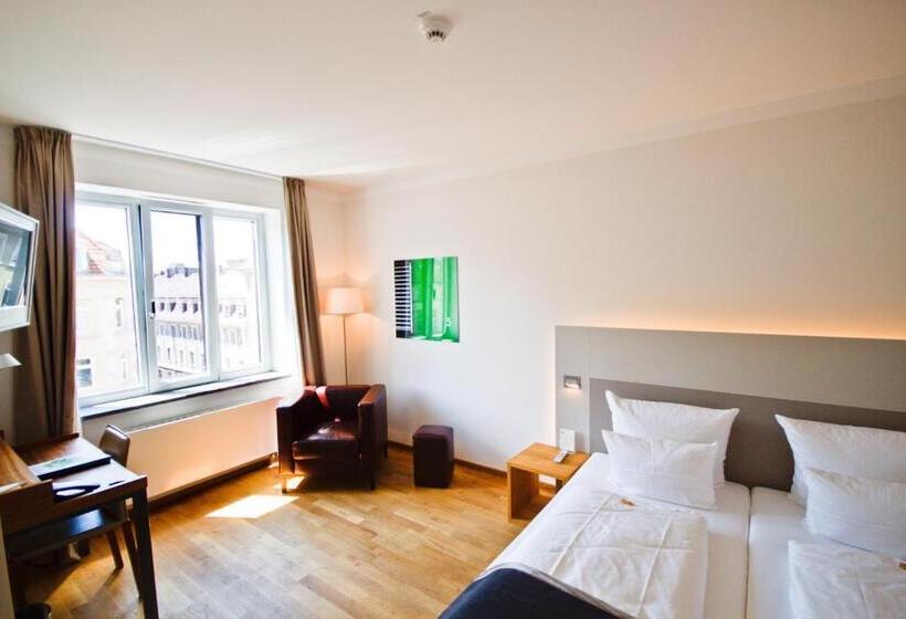 Standardzimmer, Qube Hotel Bergheim