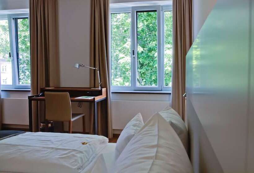 Standardzimmer, Qube Hotel Bergheim