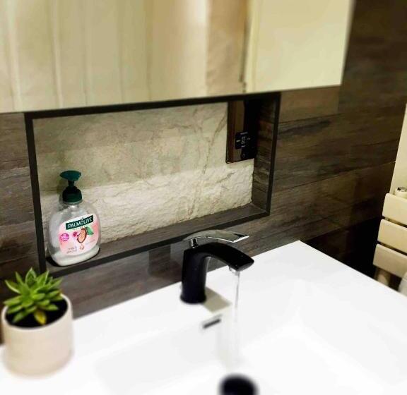 חדר סטנדרט לשלושה, Double Bedroom, Kings Lynn, New Renovated Bathroom