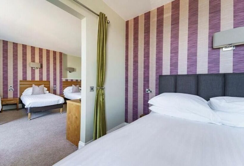 اتاق خانوادگی با چشم‌انداز دریا, Esplanade Hotel Llandudno