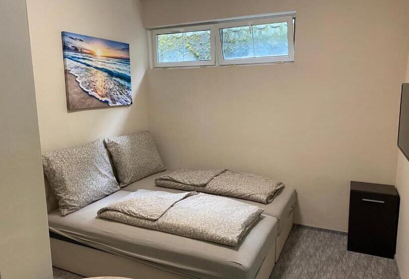Апартаменты 1 Спальня Вид на Сад, Kinizsi Udvar Apartmanház