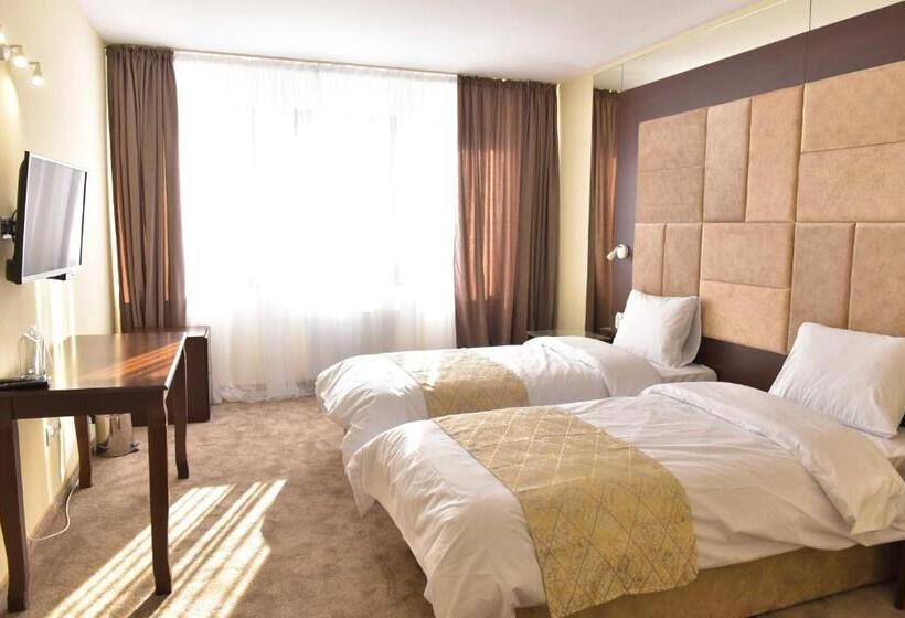 Номер Стандарт с Балконом, Family Hotel The View & Spa
