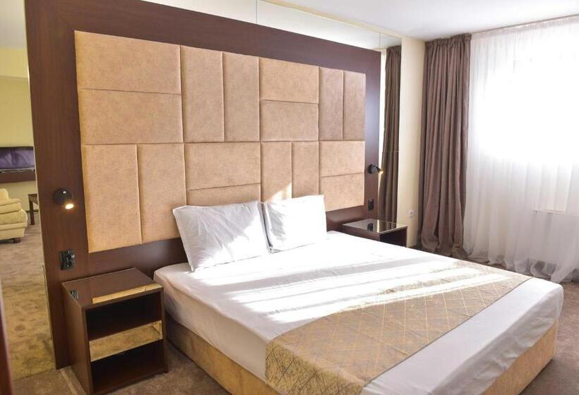 استوديو قياسي مطل على البحيرة, Family Hotel The View & Spa
