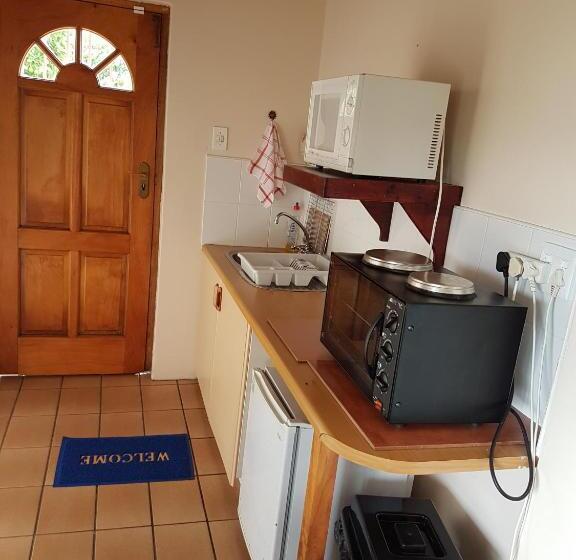 Номер Стандарт, Fig Tree Manor Self Catering
