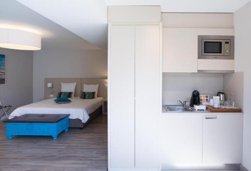 Студия Стандарт, Auberge Des Grands Bois