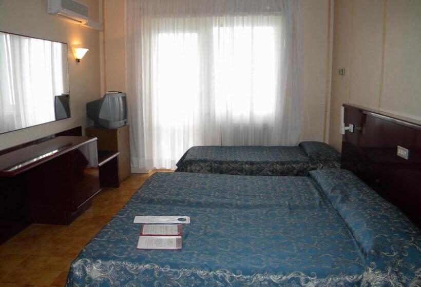 스탠다드 트리플 룸, Grand Hotel Dei Cesari Dependance