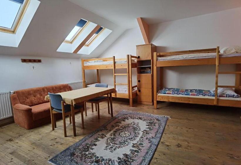 Семейный Номер, Jugendzentrum Seligstadt