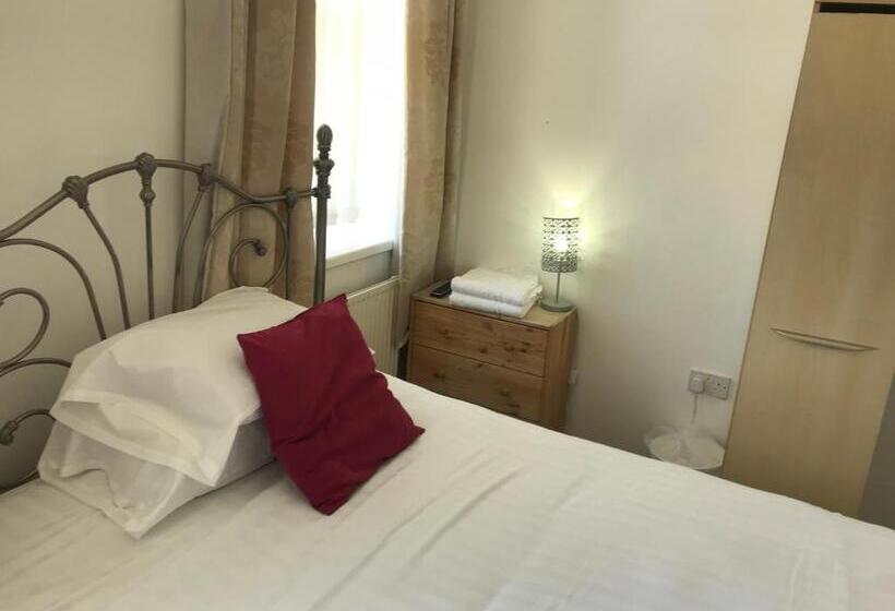 Quarto Estandar, Clifton Hotel & Bar Newcastle