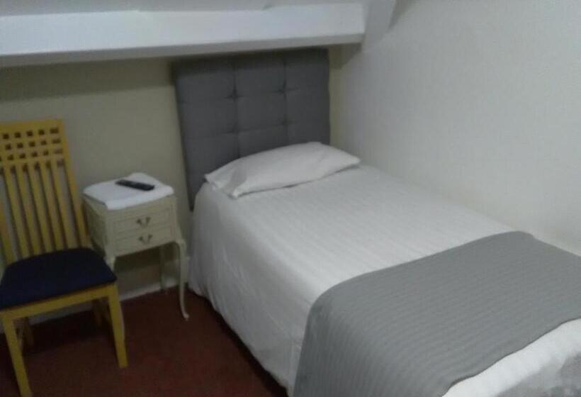 Quarto Economy Individual, Clifton Hotel & Bar Newcastle