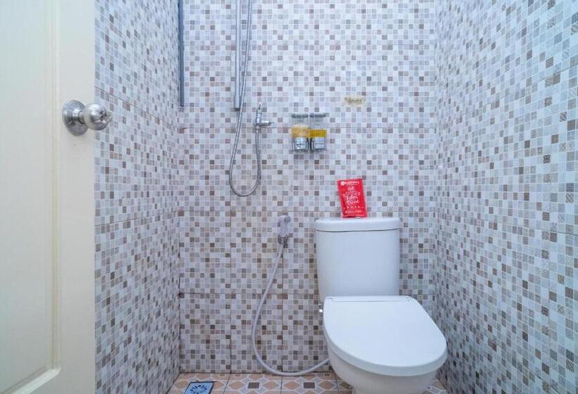 Номер Economy, Reddoorz Syariah Near Taman Siring 2