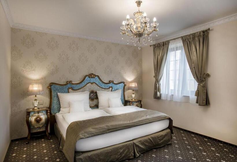 キングサイズベッドのデラックススイート, Château šanov
