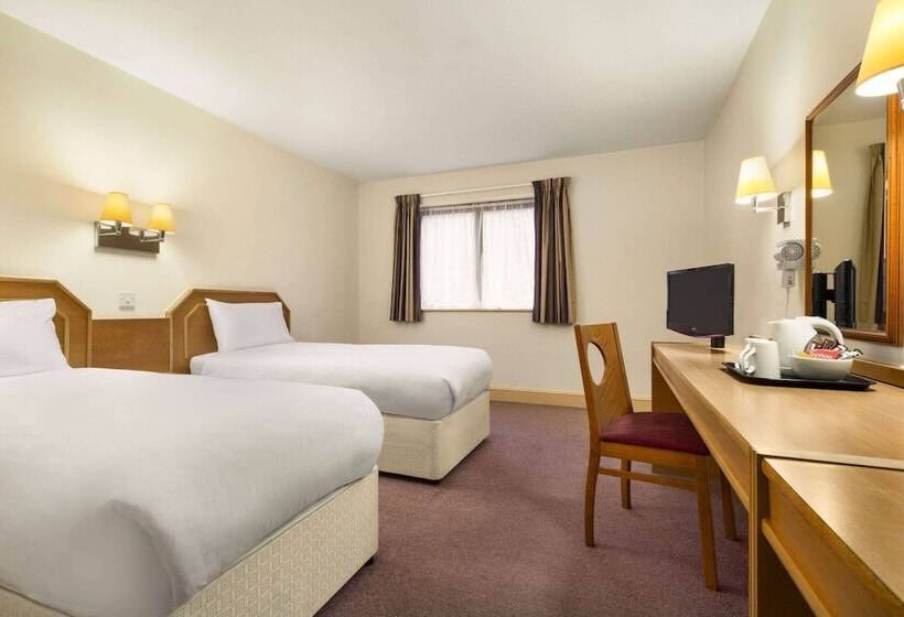 Номер Стандарт, Days Inn By Wyndham Sevenoaks Clacket Lane