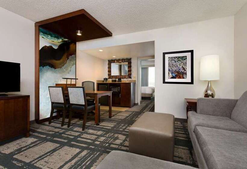 Suite, Embassy Suites By Hilton E Peoria Riverfront Conf Center
