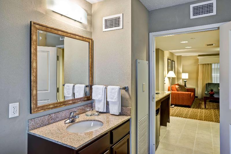 스위트 킹사이즈 침대, Embassy Suites By Hilton Fort Myers Estero
