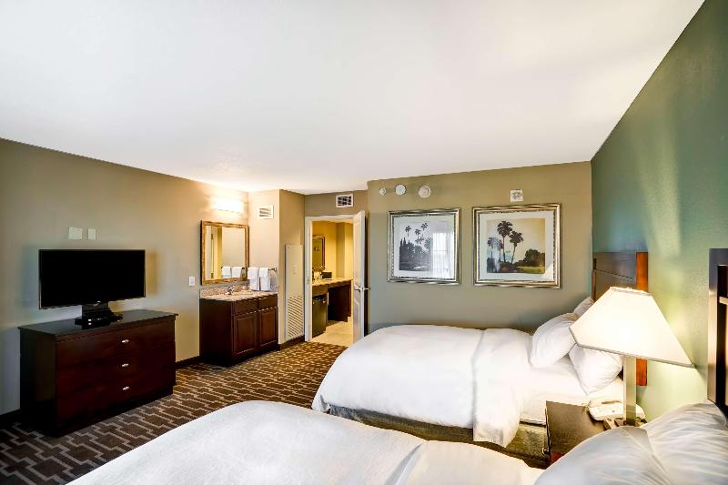 스위트, Embassy Suites By Hilton Fort Myers Estero