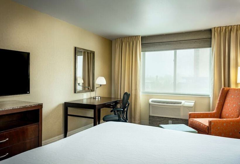 Номер Стандарт Адаптированный для Инвалидов, Hilton Garden Inn Seattle  Issaquah