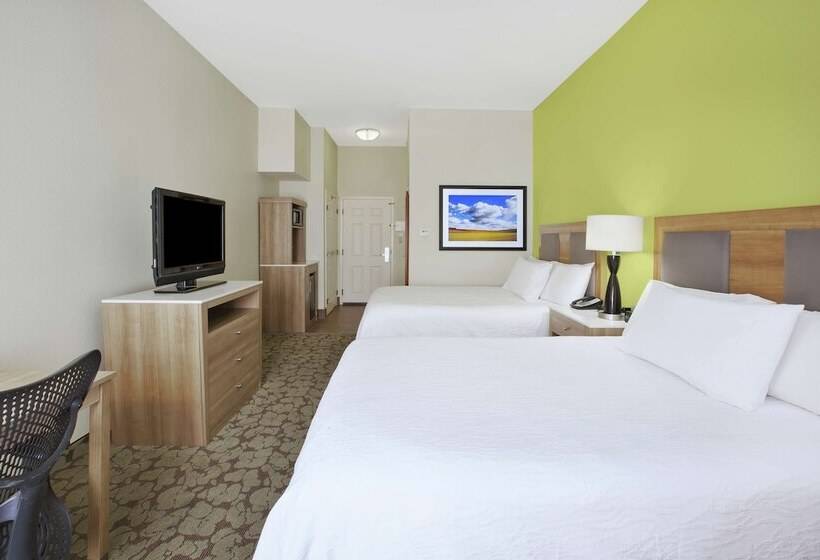 اتاق لوکس با چشم‌انداز دریاچه, Hilton Garden Inn Wichita