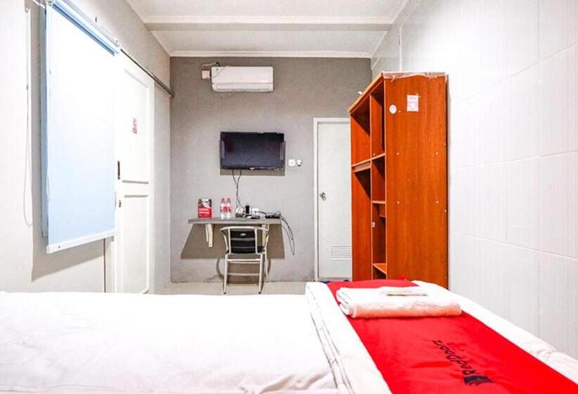 Семейный Номер, Reddoorz @ Citraland Surabaya