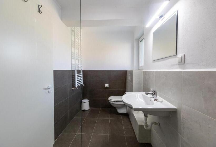 اتاق استاندارد, Volo Guest House