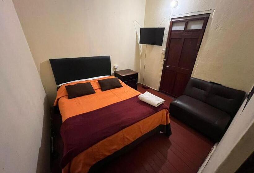 带共用浴室的标准房间, Orkkowasi Backpackers