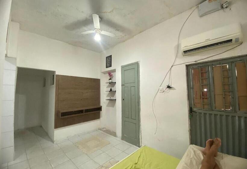 샬레, Hostel Luna